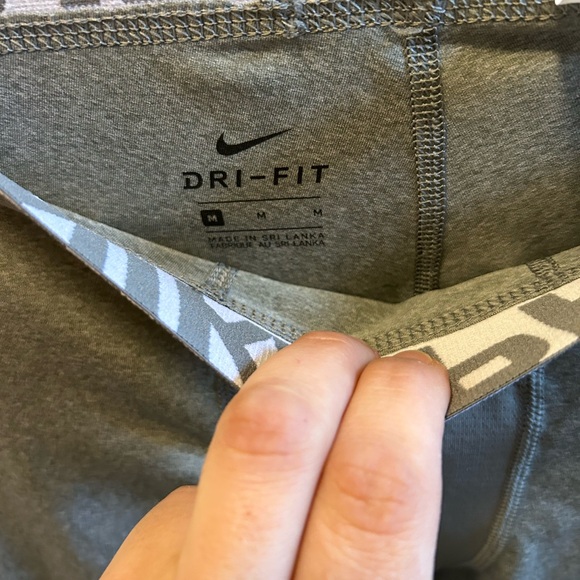 Nike Tights - Picture 2 of 3